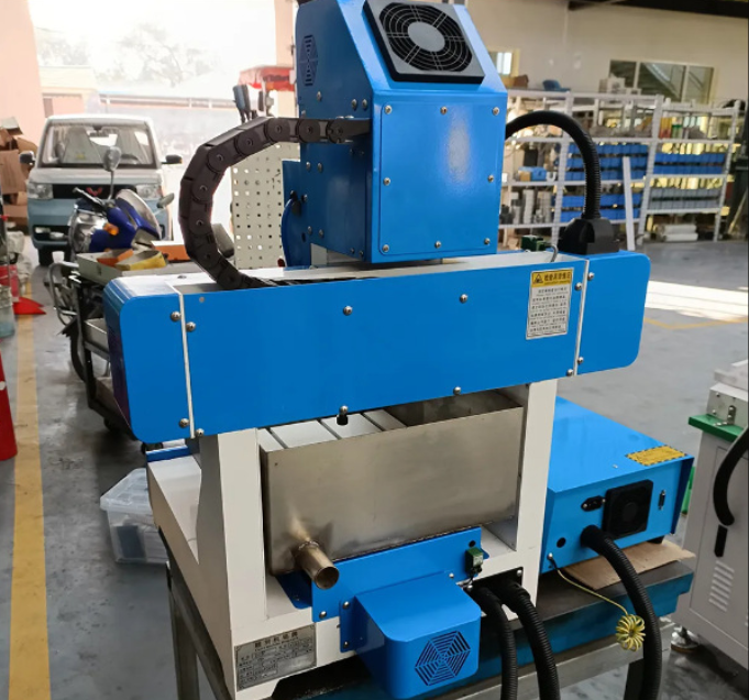 HC-3030 — малый станок для гравировки по металлу Huachangcnc — изображение 3
