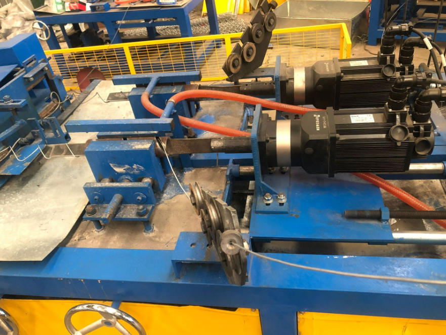 Станок для сетки-рабицы KW-04 — машина производительностью 100-200м²/час, диаметр 1.5-4.0мм — изображение 5