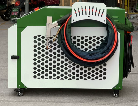 Лазерный станок VRDW-1000-3000W — сварка, резка и очистка металла в одном аппарате — изображение 3